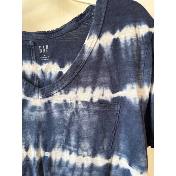 Gap women’s size medium foreversoft blue white tie dye t-shirt - Picture 3 of 6